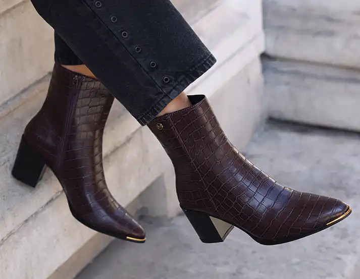 ДАМСКИ БОТИ