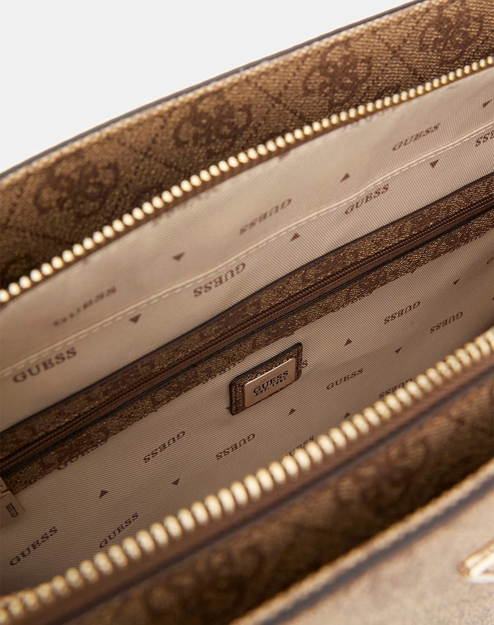 GUESS NOELLE II TOTE ДАМСКА ЧАНТА (Размери: 33 x 29 x 9см.)