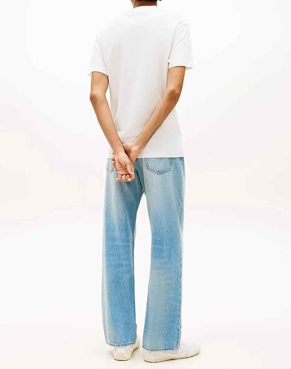 TOMMY JEANS TJM REG LINEAR LOGO TEE EXT