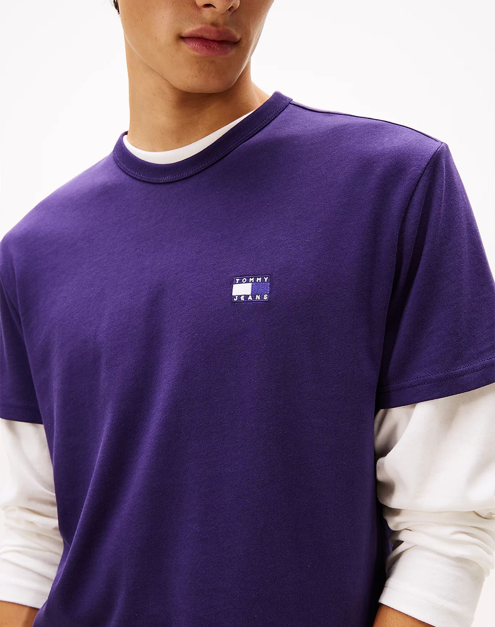 TOMMY JEANS TJM REG BADGE TEE EXT