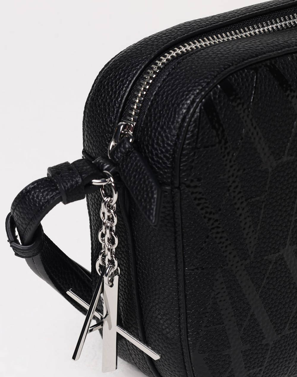 ARMANI EXCHANGE MESSENGER BAG (размери: 21.5 x 15 x 6.5 см.)