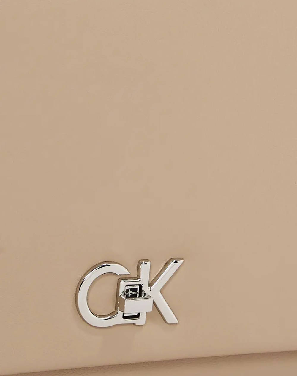 CALVIN KLEIN JEANS CK ELONGATED SHOULDER BAG (Размери: 26 x 17 x 7см.)