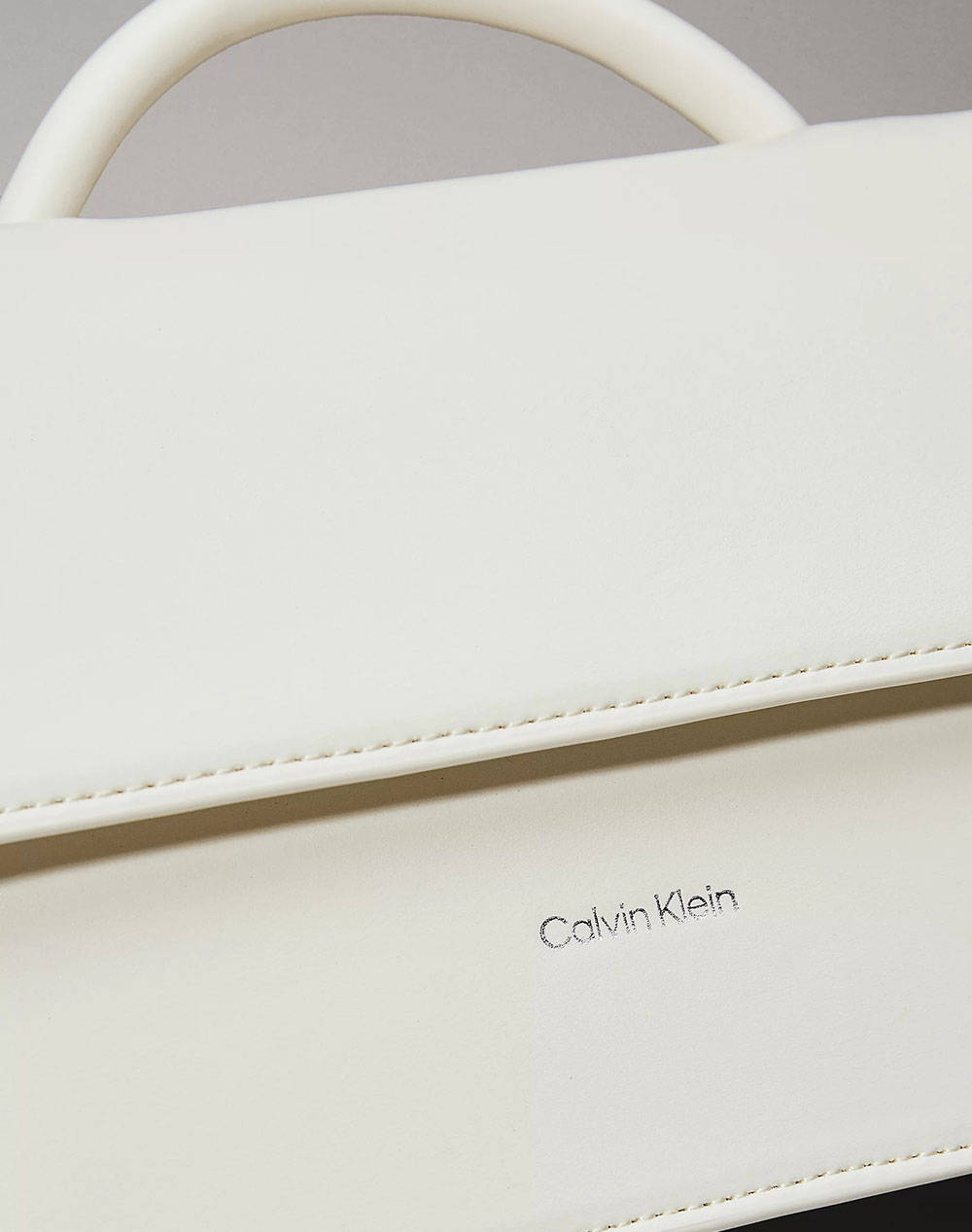 CALVIN KLEIN JEANS CK LINN TOP HANDLE CROSSBODY (Размери: 19 x 13 x 7.5см.)