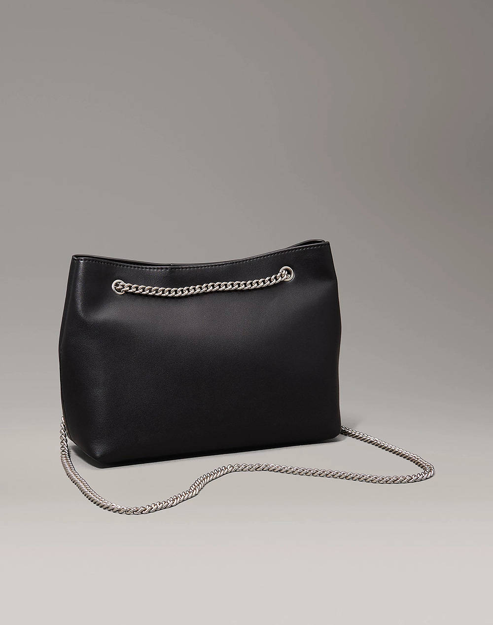 CALVIN KLEIN SCULPTED CHAIN SHOULDER BAG (Размери: 20 x 26 x 9см.)