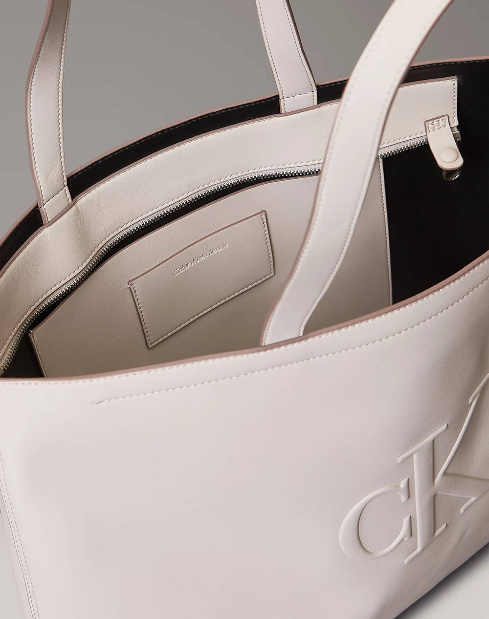 CALVIN KLEIN SCULPTED SLIM TOTE34
