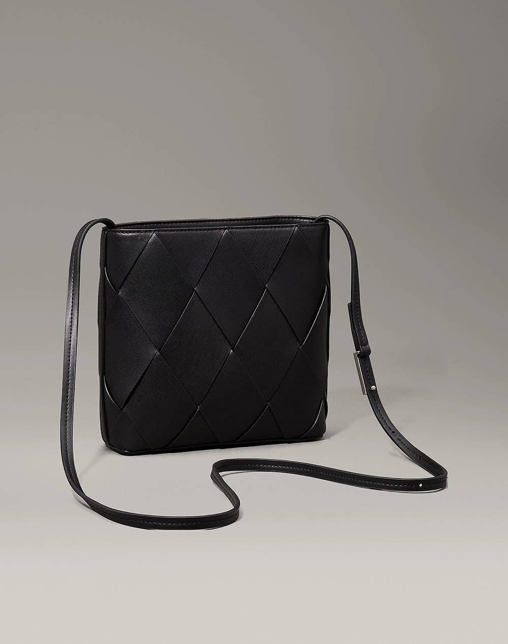 CALVIN KLEIN JEANS CK WOVEN SQUARE CROSSBODY (Размери: 20 x 20 x 6 см.)