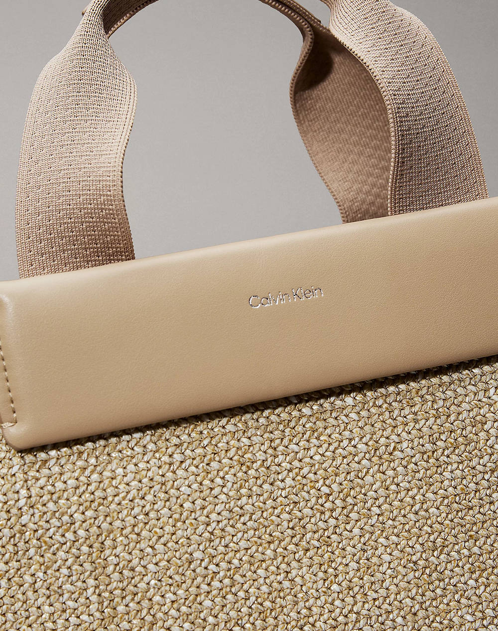 CALVIN KLEIN JEANS CK RAFFIA SMALL TOTE CROSSBODY (Размери: 22 x 38 x 16см.)