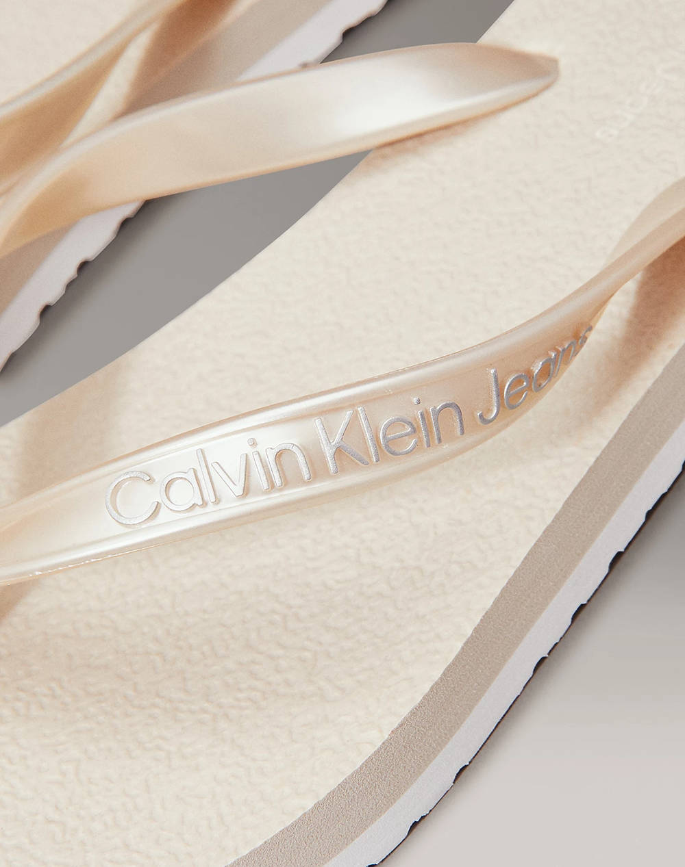 CALVIN KLEIN THONG+ TPU METALLIC