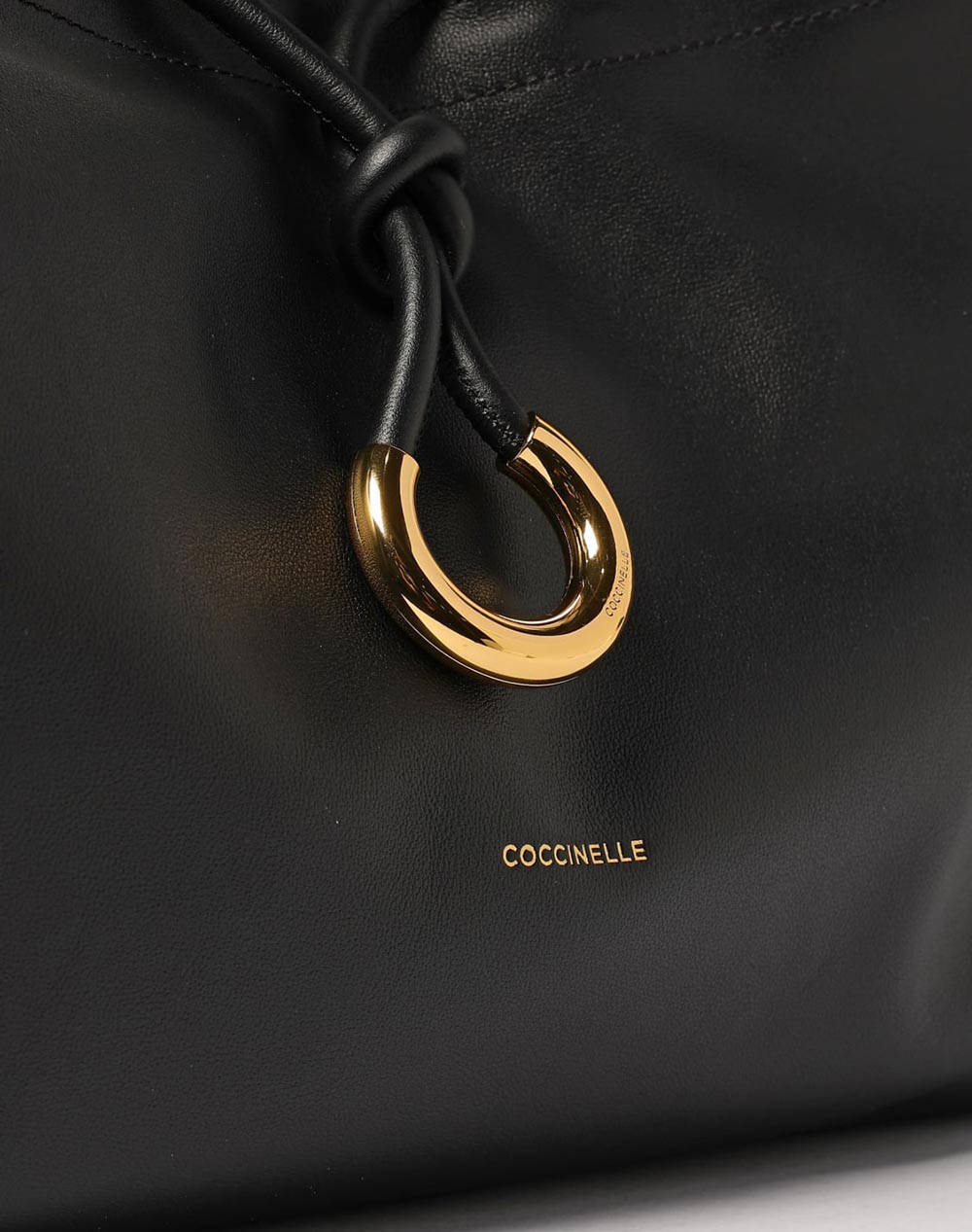 COCCINELLE ЧАНТА ( Размери: 42 x 28 x 8см.)