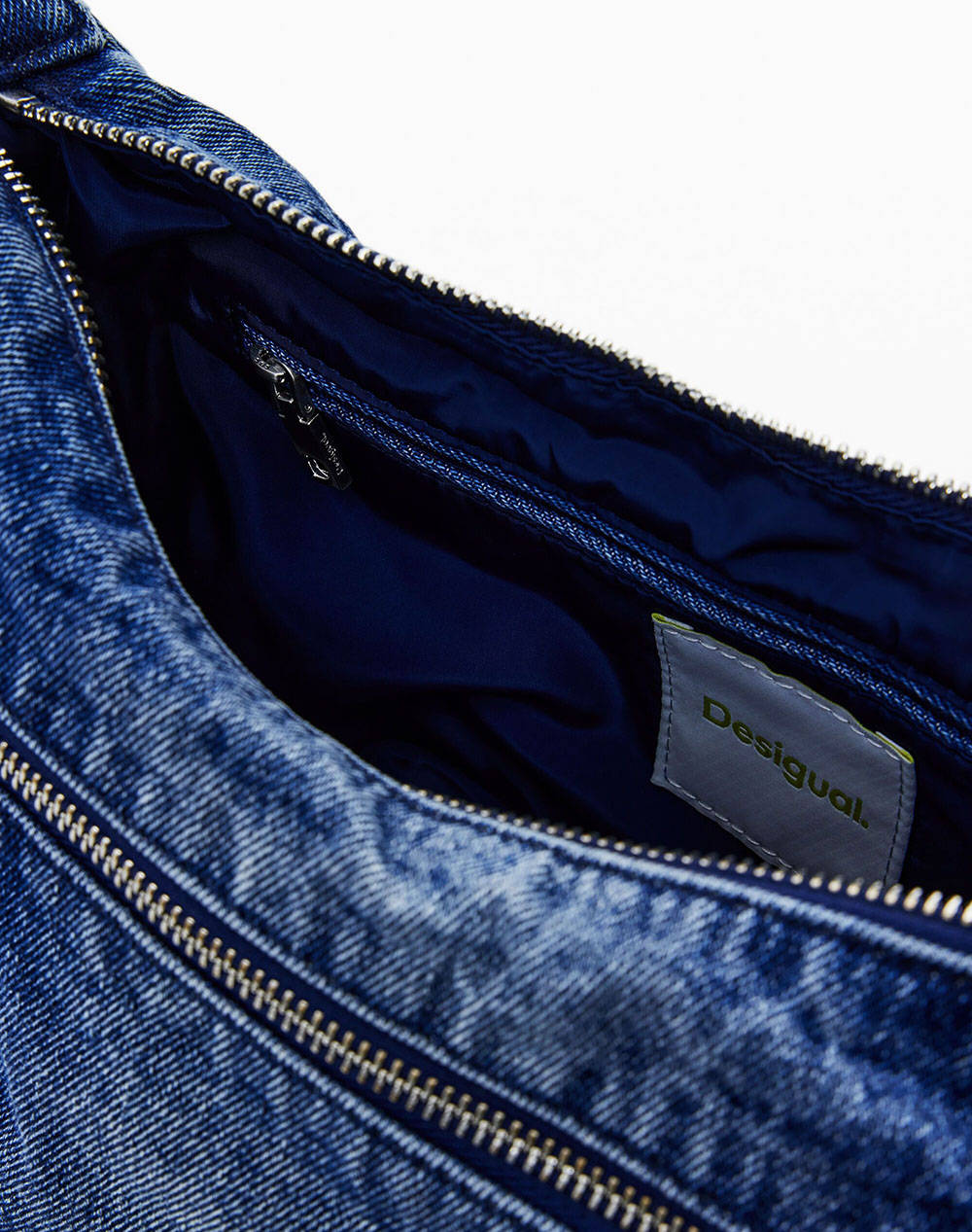 DESIGUAL D2 BAG_HALF LOGO ДАМСКА ЧАНТА (Размери: 23 x 23 x 8.5см.)