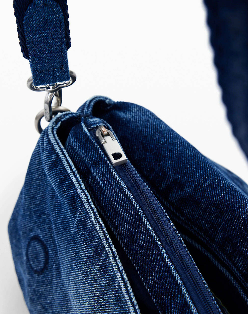 DESIGUAL D2 BAG_HALF LOGO ДАМСКА ЧАНТА (Размери: 28 x 18 x 12см.)