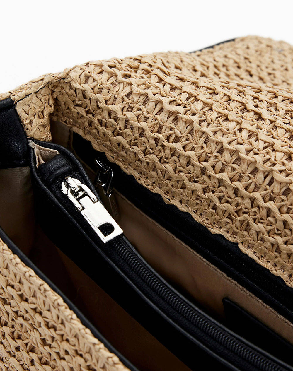 DESIGUAL D2 BACK_HALF LOGO RAFFIA H ДАМСКА ЧАНТА (Размери: 27 x 29 x 11.5см)