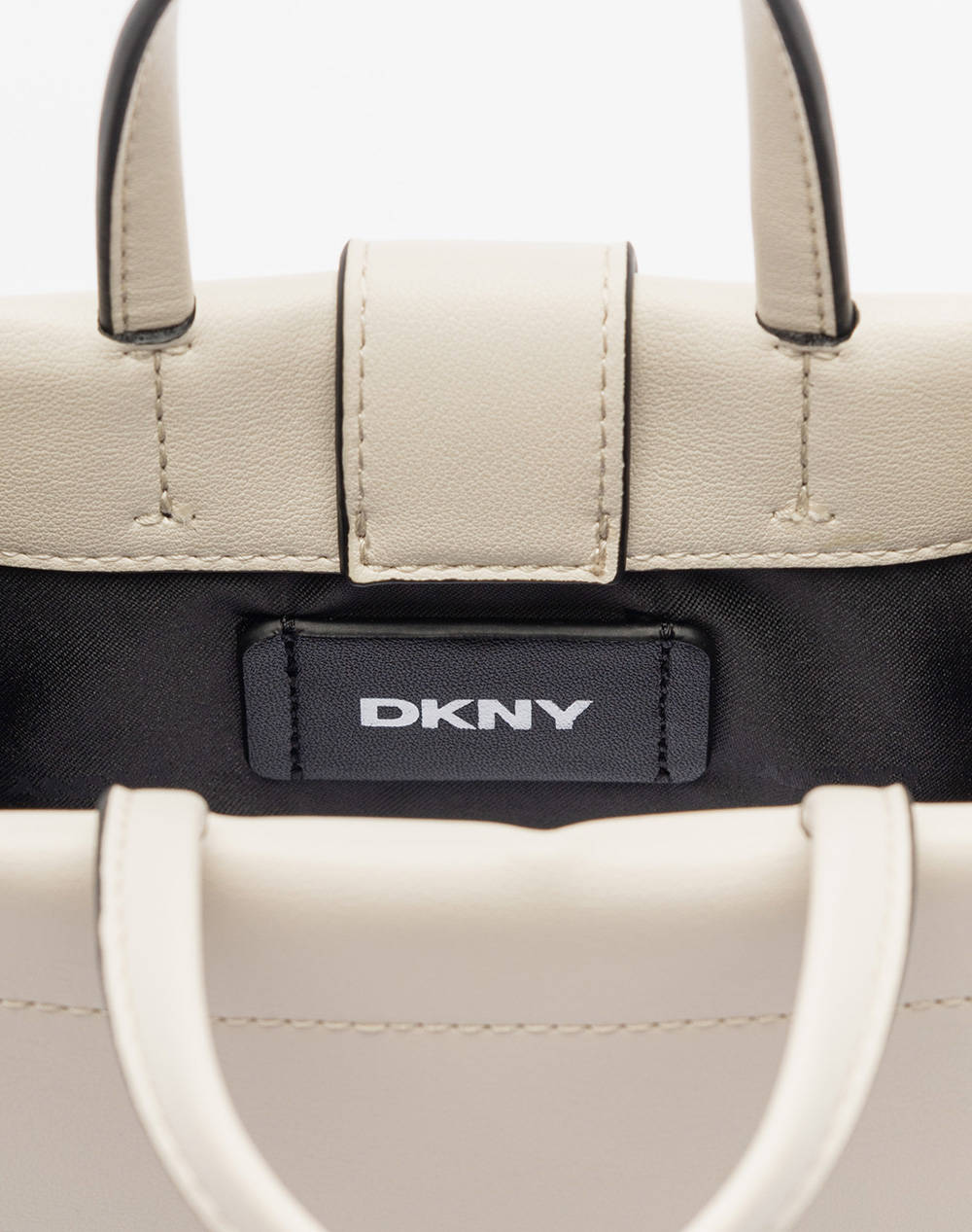 DKNY R44AZI34 CARTER CROSS BODY HANDBAG DKNY (размери: 14 x 17 x 7.5см.)