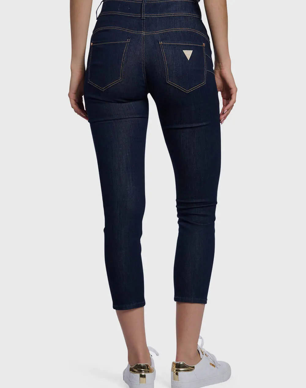 GUESS SHAPE UP CAPRI ДАМСКИ ПАНТАЛОНИ