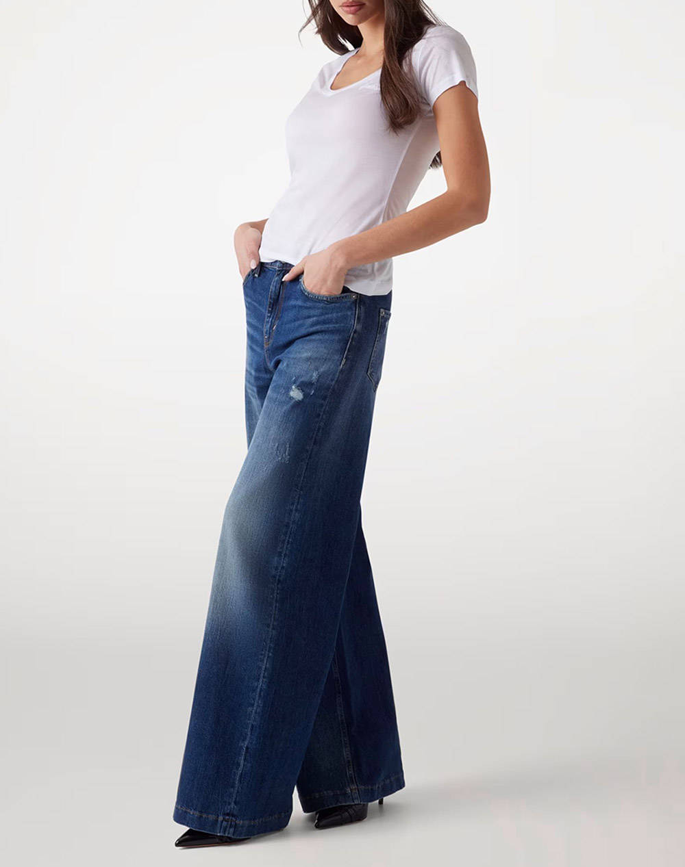 GUESS VN SS LIGHT BASIC TEE ДАМСКА ТЕНИСКА