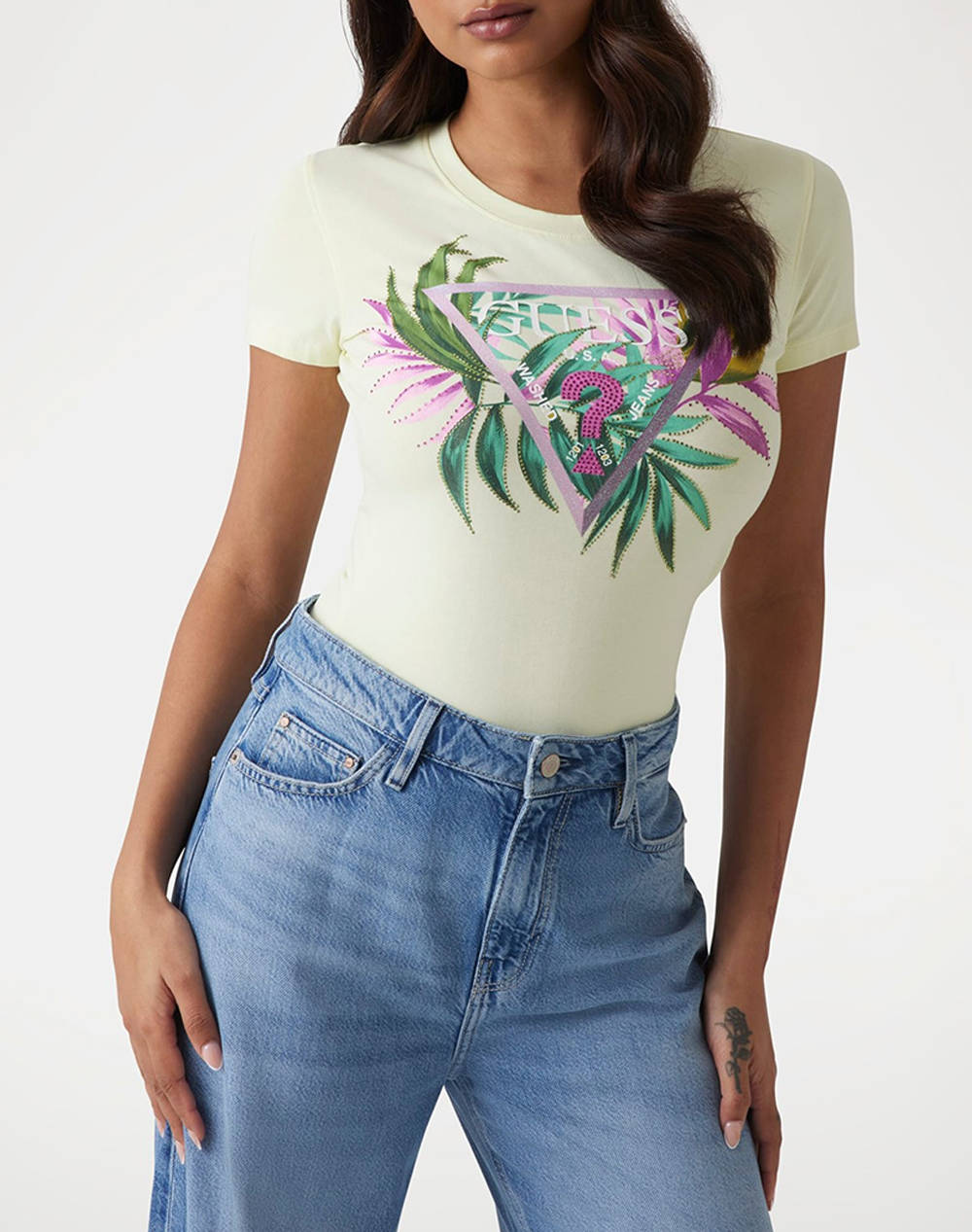 GUESS CN SS LEAF TRIANGLE TEE ДАМСКА ТЕНИСКА