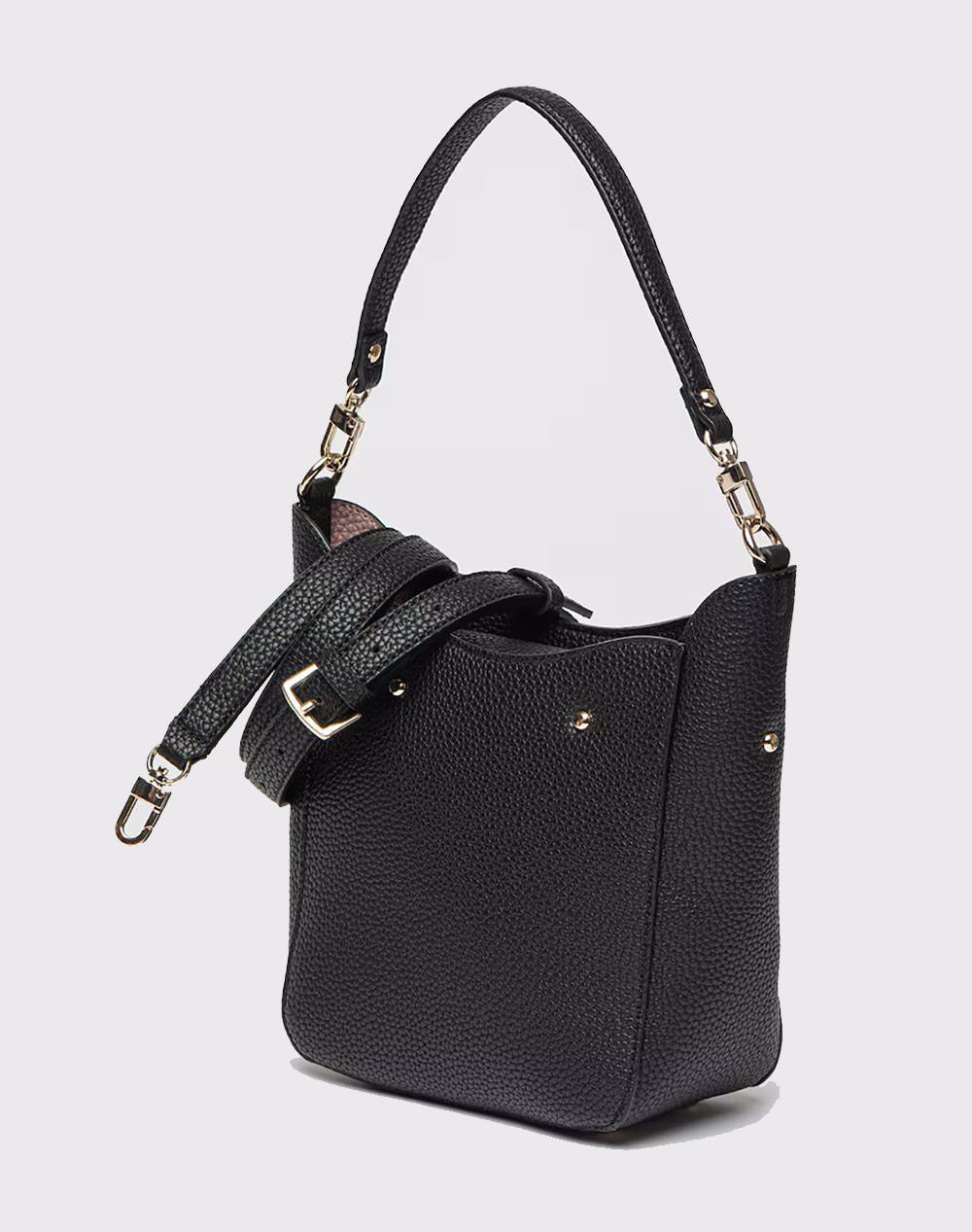 GUESS BRENTON SM GRLFRIEND BUCKT ДАМСКА ЧАНТА(Размери: 23 x 16 x 8см.)