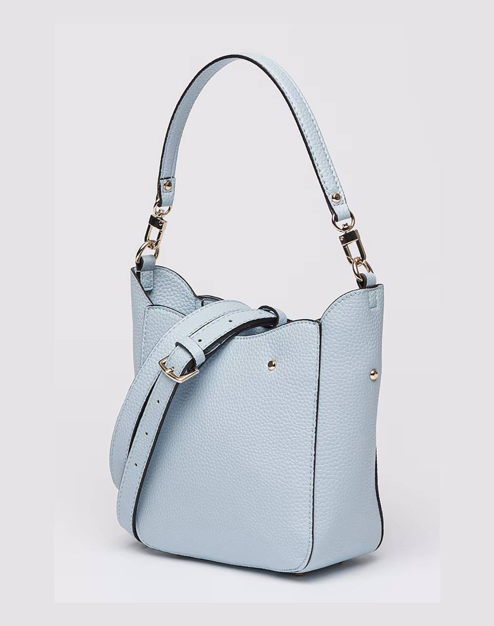 GUESS BRENTON SM GRLFRIEND BUCKT ДАМСКА ЧАНТА(Размери: 23 x 16 x 8см.)