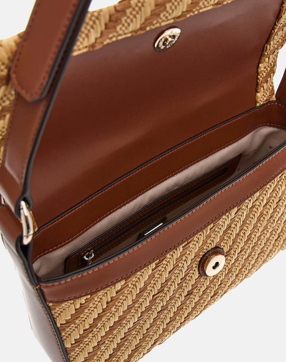 GUESS SIMONA FLAP SHOULDER BAG ДАМСКА ЧАНТА(Размери: 24 x 18 x 7см.)