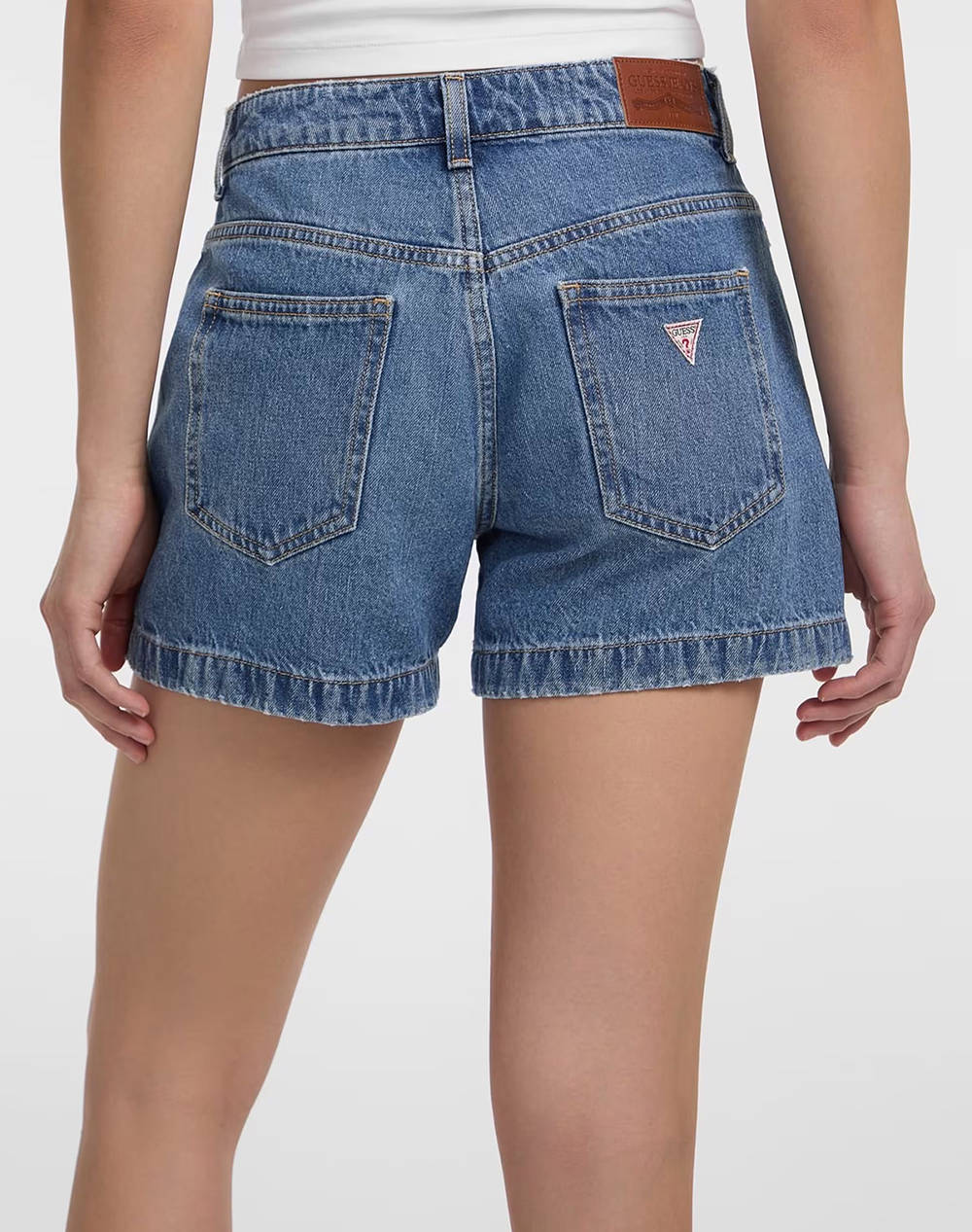 GUESS JEANS GJ HIGHWAIST MOM SHO - ECO LINEN STORM RG INDIGO ДАМСКИ ШОРТИ