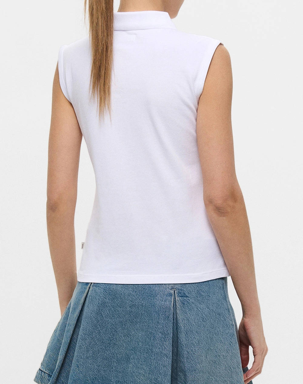 GUESS JEANS GJ SLEEVELESS COLLAR SLIM PKT ДАМСКА ТЕНИСКА