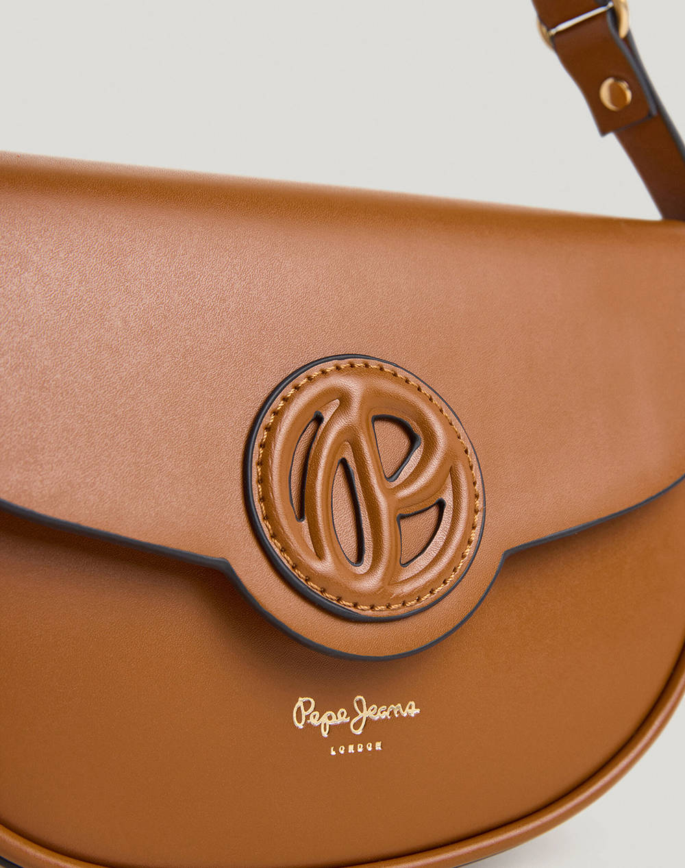 PEPE JEANS CRISHA LIMITED ДАМСКА ЧАНТА(размери: 25 x 16 x 7.5см.)