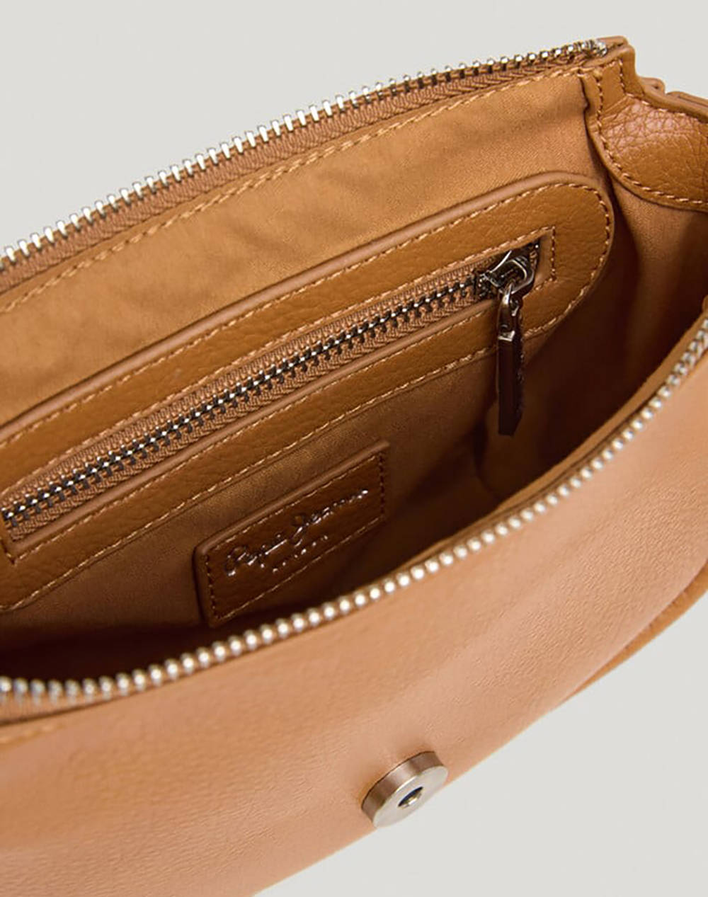 PEPE JEANS CRISHA MAIN ДАМСКА ЧАНТА(Размери: 25 x 16 x 7.5см.)