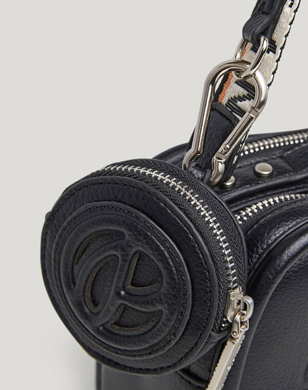 PEPE JEANS BASSY MAIN ДАМСКА ЧАНТА(Размери: 22 x 8 x 17см.)