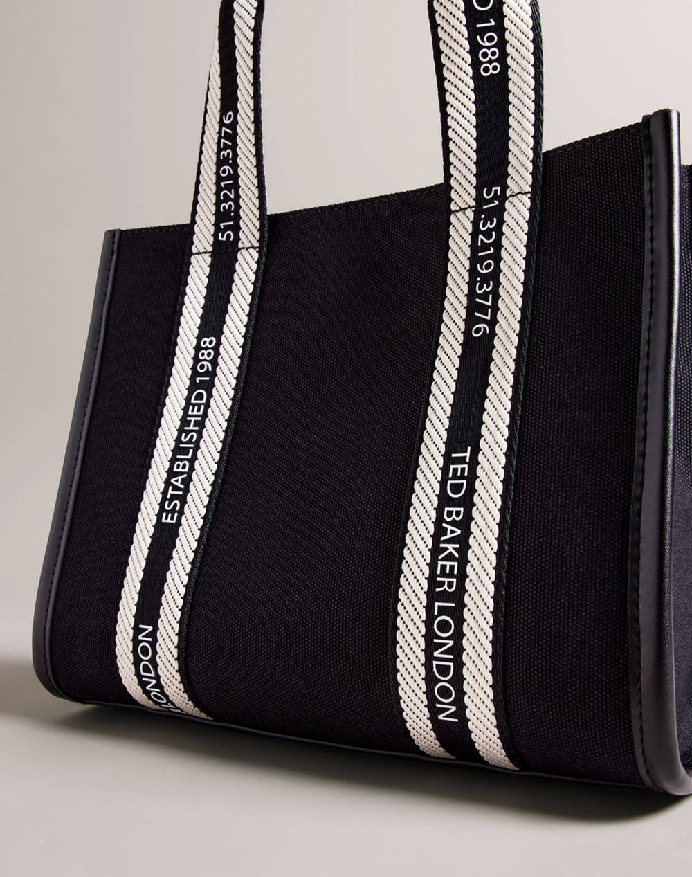 TED BAKER GEORJEA Branded Webbing Canvas Small Tote (Размери: 11 x 21 x 25см.)