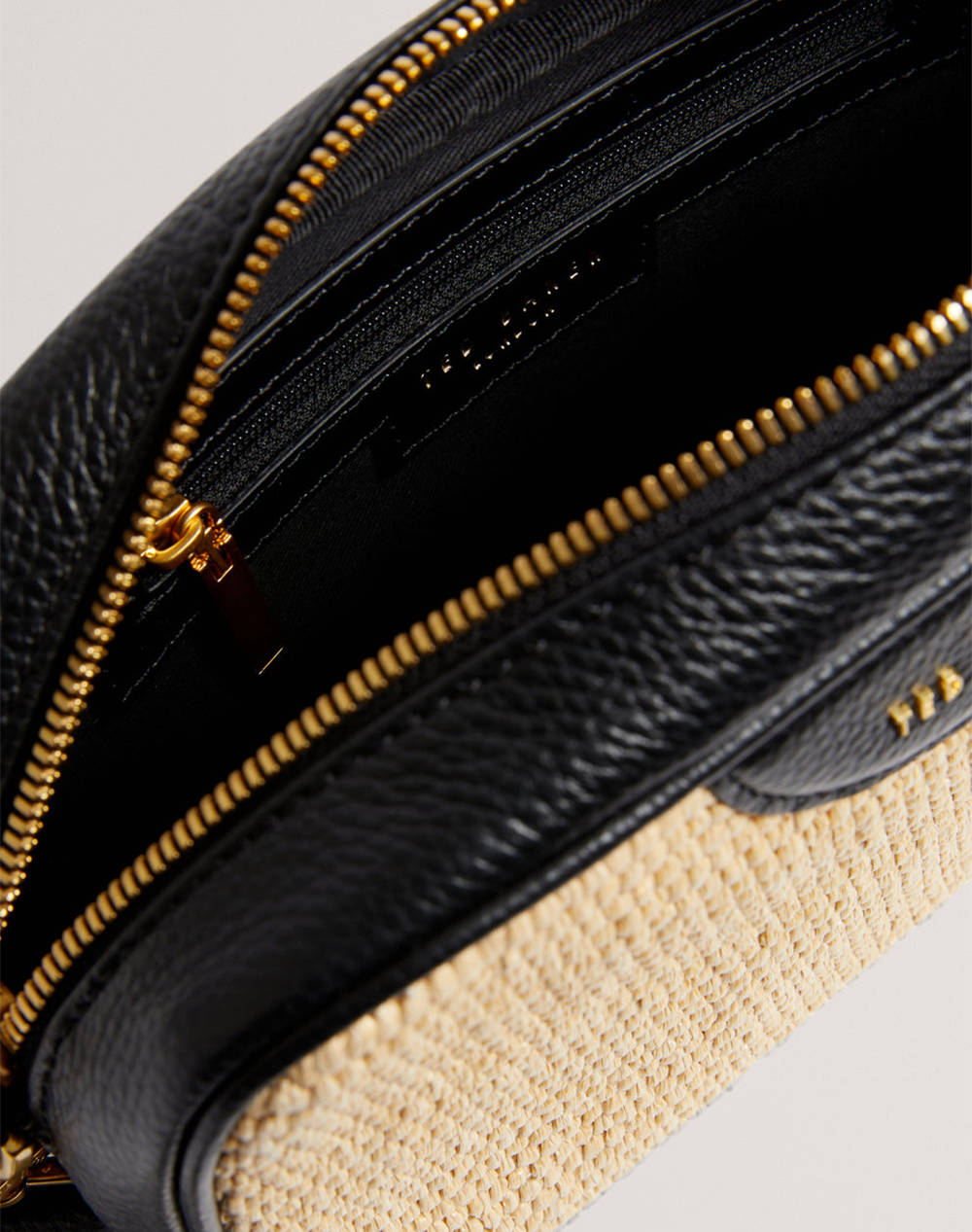 TED BAKER BARDAS Webbing Faux Raffia Camera Crossbody Bag (Размери: 21 x 15 x 6см.)