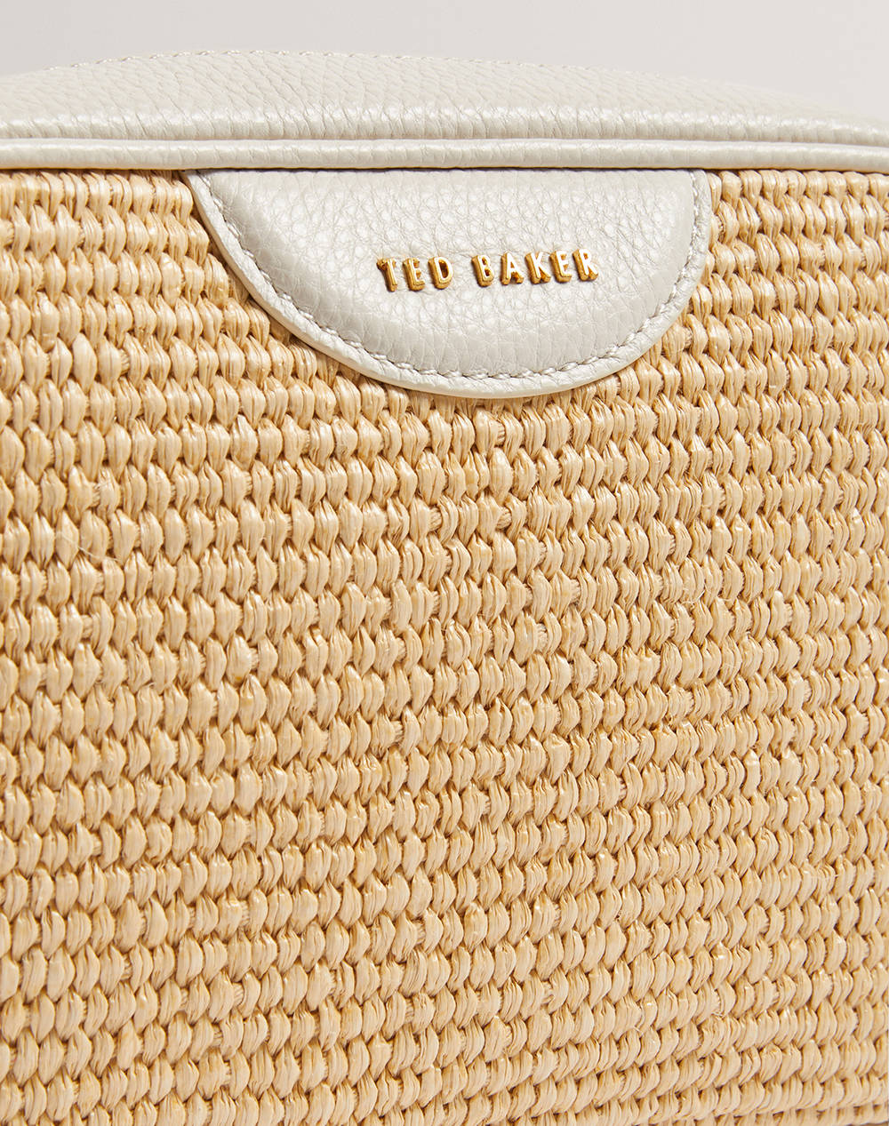TED BAKER BARDAS Webbing Faux Raffia Camera Crossbody Bag (Размери: 21 x 15 x 6см.)