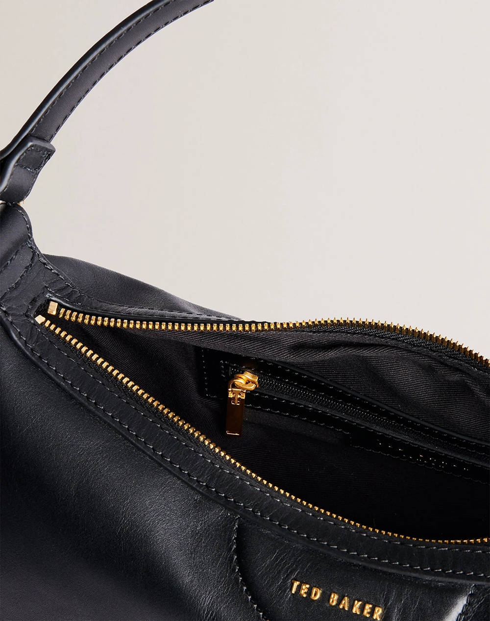 TED BAKER ESIAH Webbing Slouchy Leather Hobo Bag (Размери: 32 x 26см.)