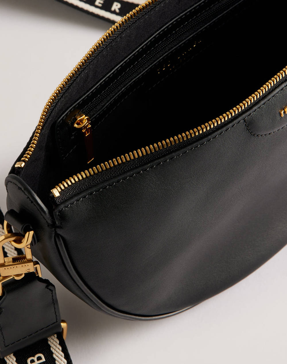 TED BAKER ESSINA Webbing Leather Half Moon Crossbody Bag (Размери: 28 x 16см.)