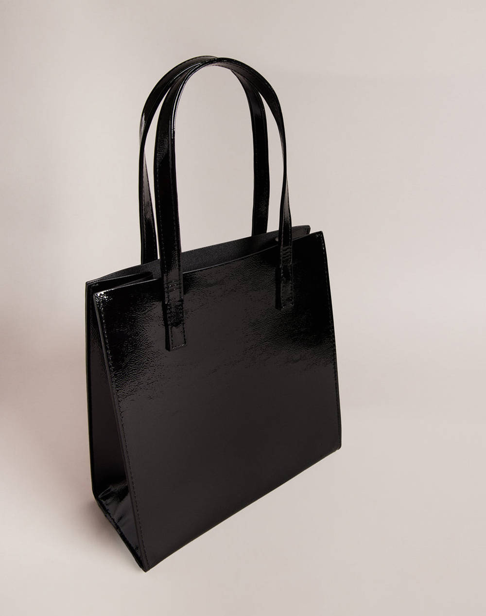 TED BAKER CRINION Crinkle Small Icon Bag (Размери: 24.5 x 25 x 11см.)