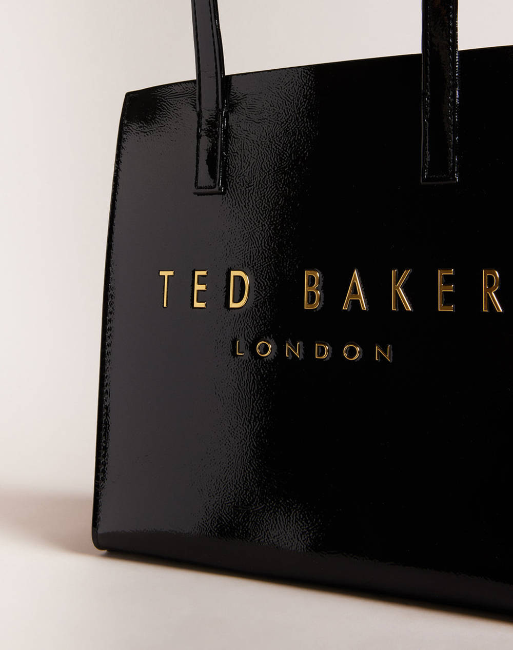 TED BAKER CRINION Crinkle Small Icon Bag (Размери: 24.5 x 25 x 11см.)