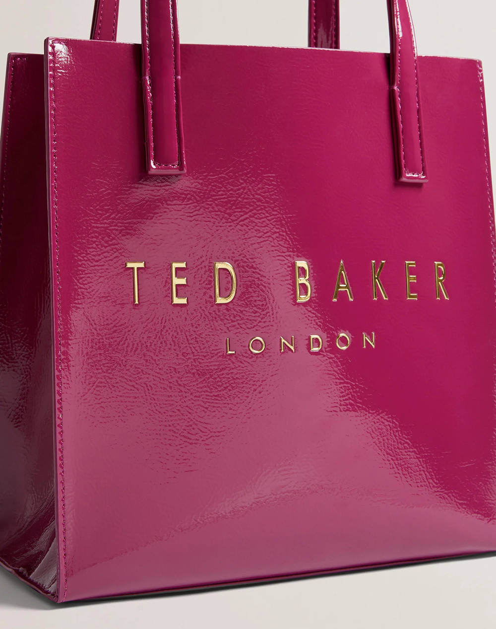 TED BAKER CRINION Crinkle Small Icon Bag (Размери: 24.5 x 25 x 11см.)