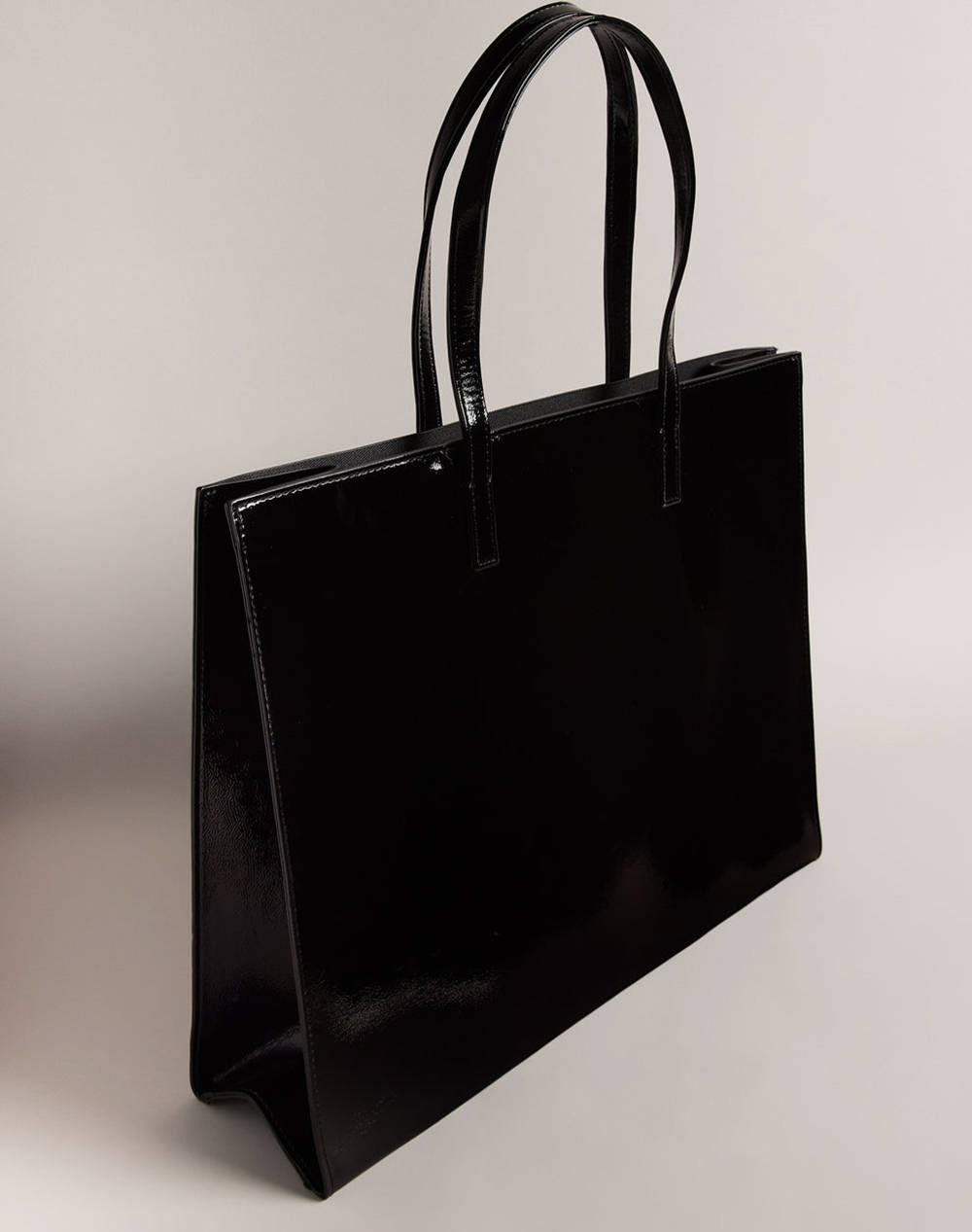 TED BAKER CRIKON Crinkle Extra Large Icon Bag (Размери: 45 x 35 x 14см.)