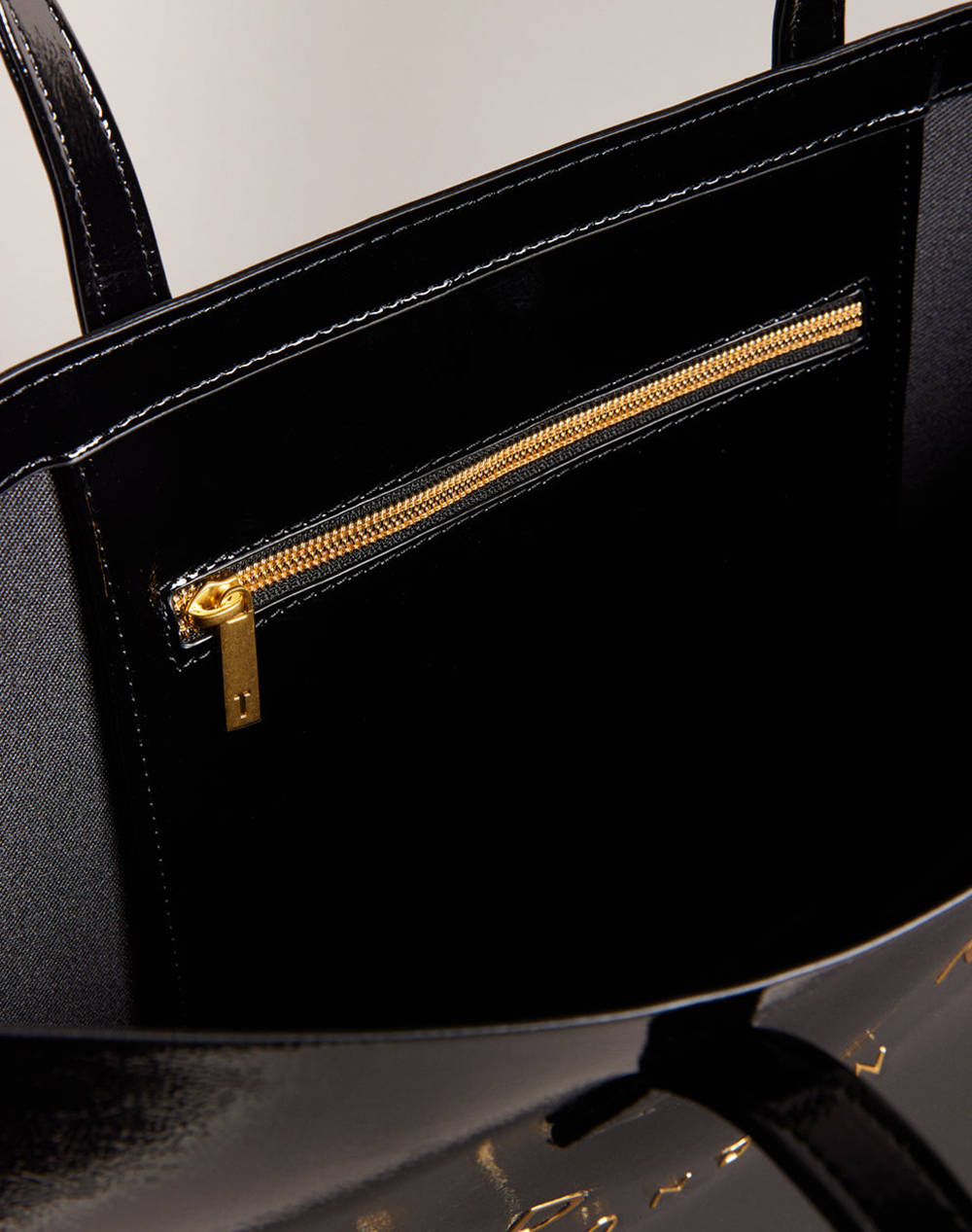 TED BAKER CRIKON Crinkle Extra Large Icon Bag (Размери: 45 x 35 x 14см.)