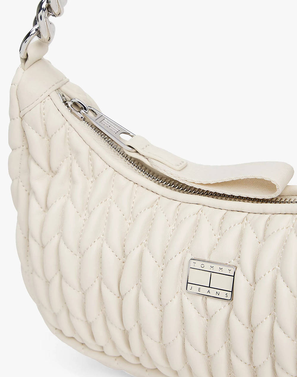 TOMMY JEANS TJW ICONIC SHOULDER QUILTED (Размери: 23 x 9 x 16см.)
