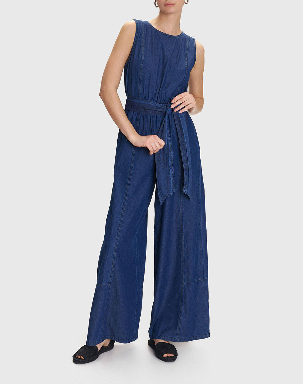 ALE ONE-SIZED SUIT