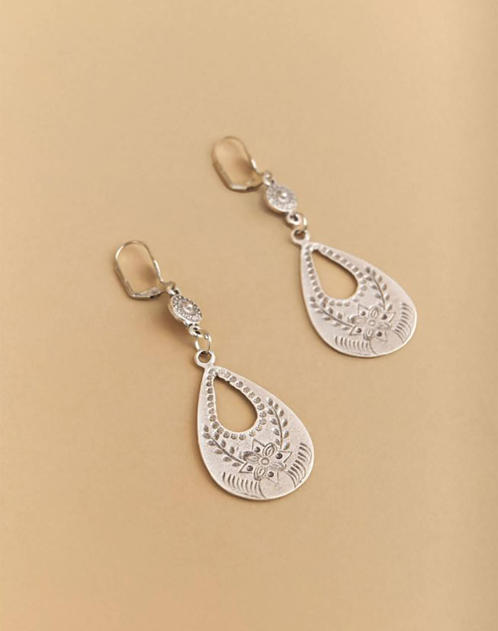 ATTRATTIVO METAL EARRINGS