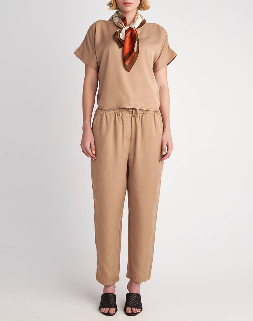 STAFF Jule Pant
