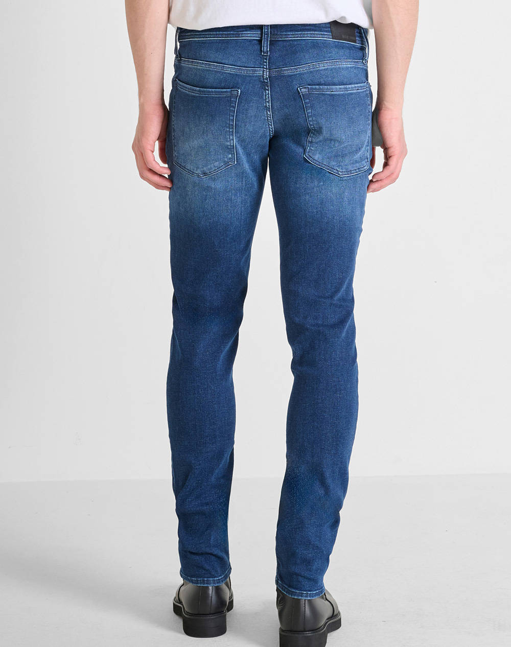ANTONY MORATO MMDT00241FA7505821W02020 MIN OF 10 JEANS OZZY TAPERED FIT IN BLUE DENIM MENS PANTS