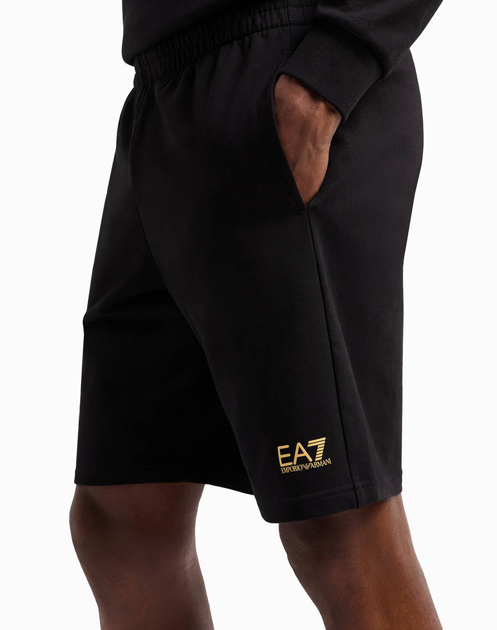 EA7 SHORTS