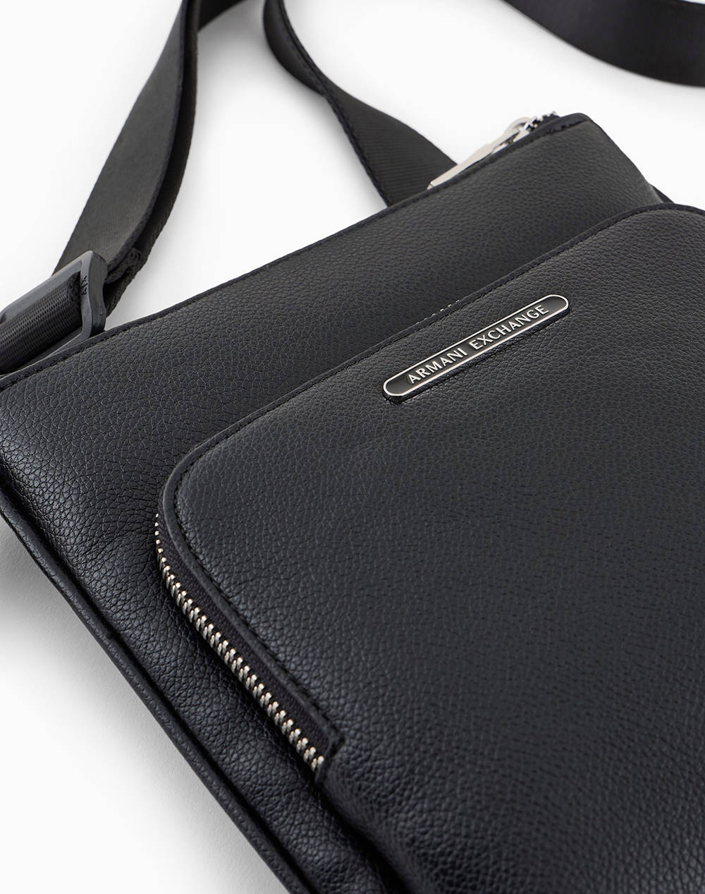 ARMANI EXCHANGE MESSENGER BAG (Размери: 21.5 x 20 x 0.5 см.)