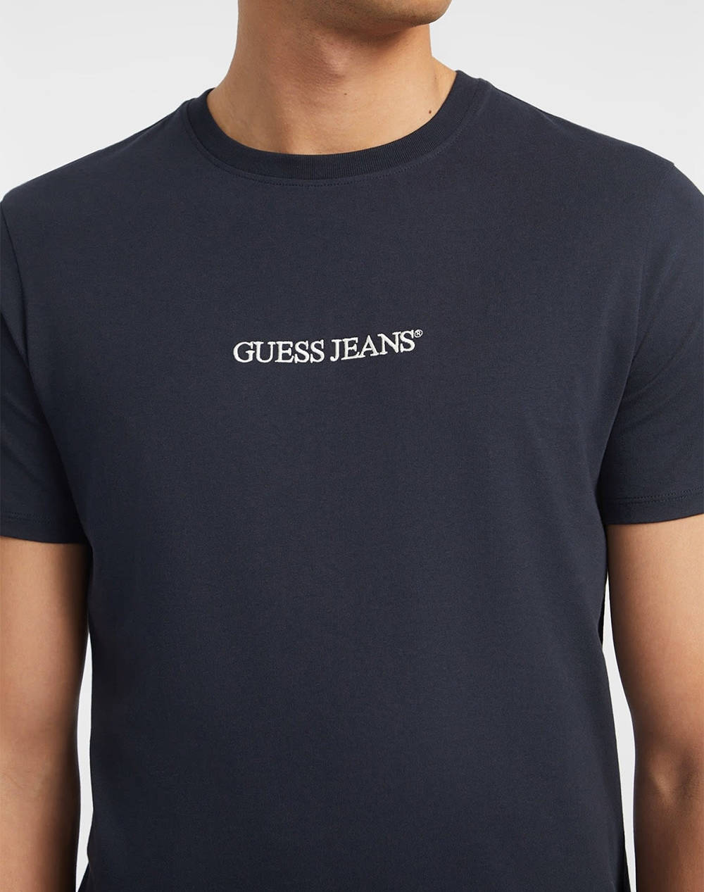 GUESS JEANS GJ SS CN SLIM LOGO EMBRO TEE МЪЖКА ТЕНИКСА