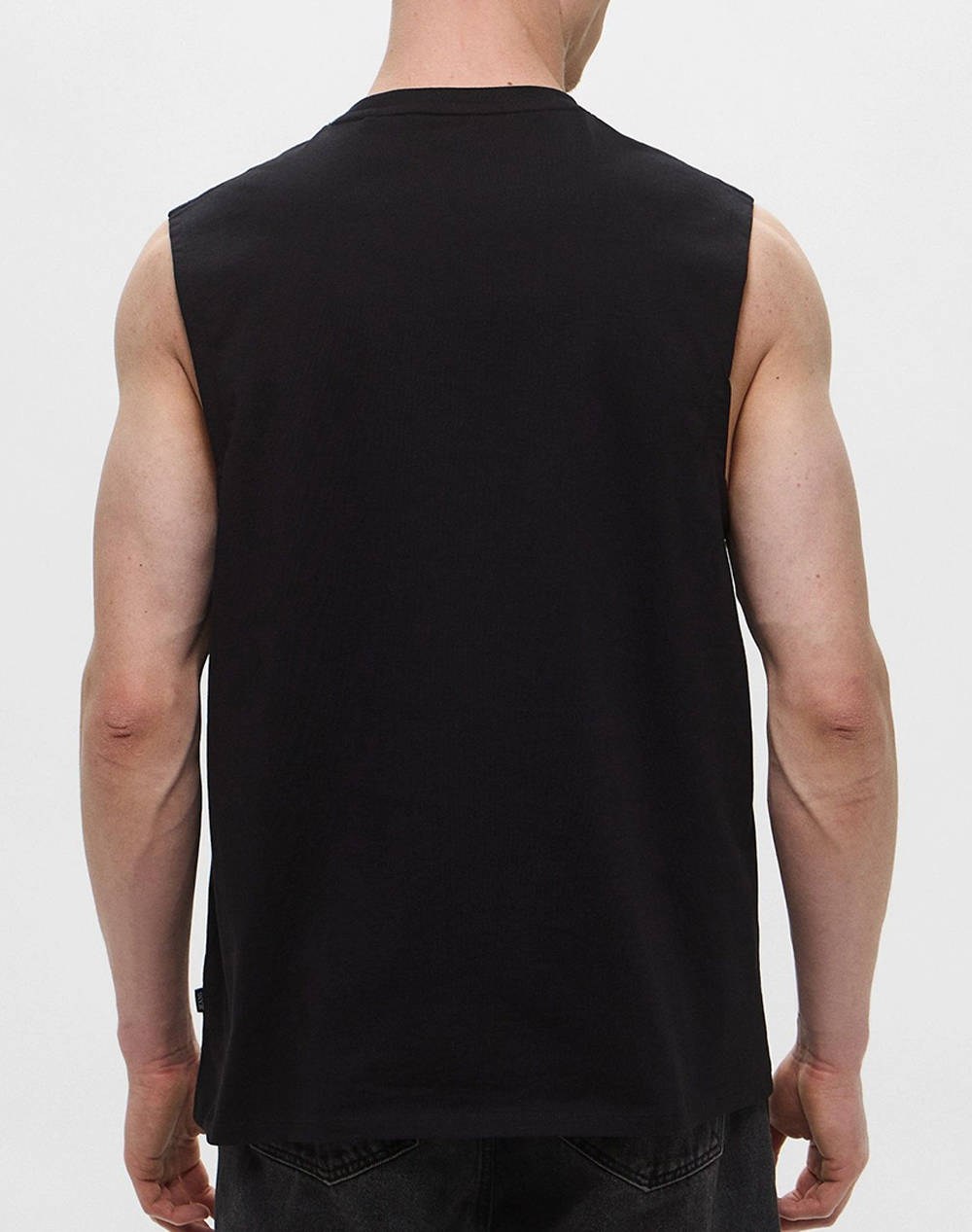 GUESS JEANS GJ MUSCLE COLLEGIATE - ORGANIC COTTON 160GSM МЪЖКА ТЕНИСКА