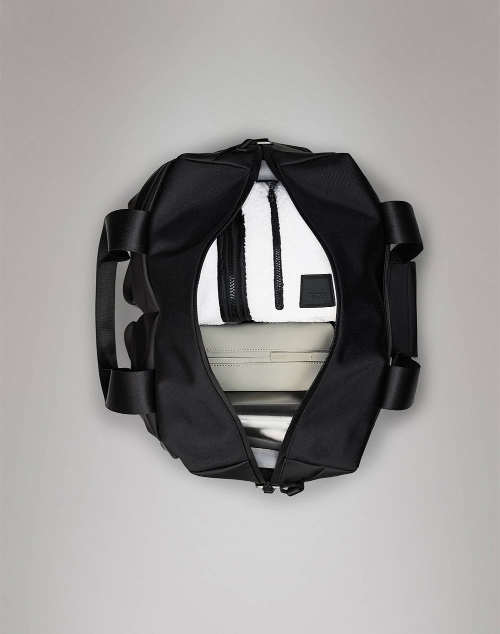RAINS Otaru Weekend Bag Small W3 (Размери: 37 x 19 x 53см.)