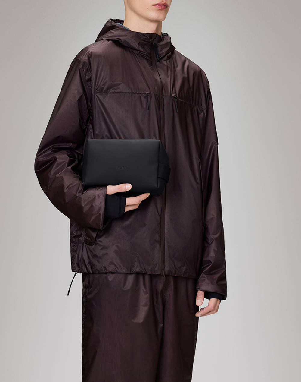 RAINS Wash Bag Small W3 (Размери: 13 x 11 x 21см.)