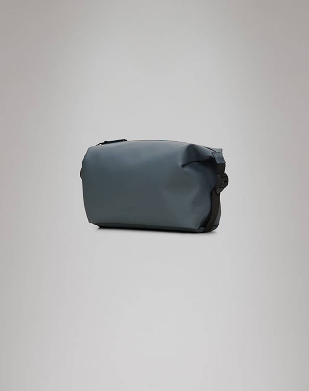 RAINS Hilo Wash Bag W3 (Размери: 18 x 12 x 26см.)